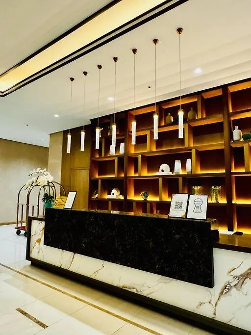 10G Cozy Condo At Park Mckinley West Near Venice Mall Manila 0*,