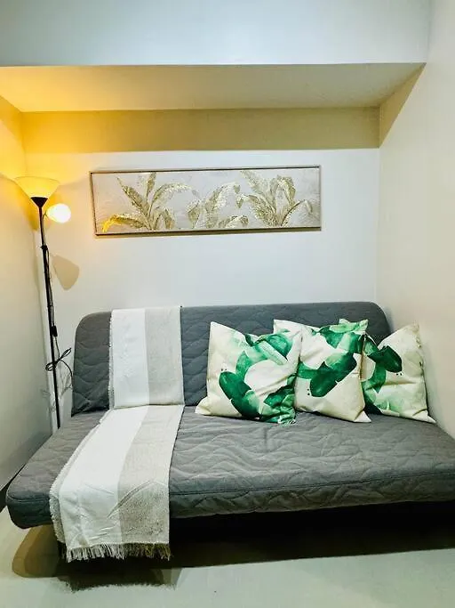 10G Cozy Condo At Park Mckinley West Near Venice Mall Manila