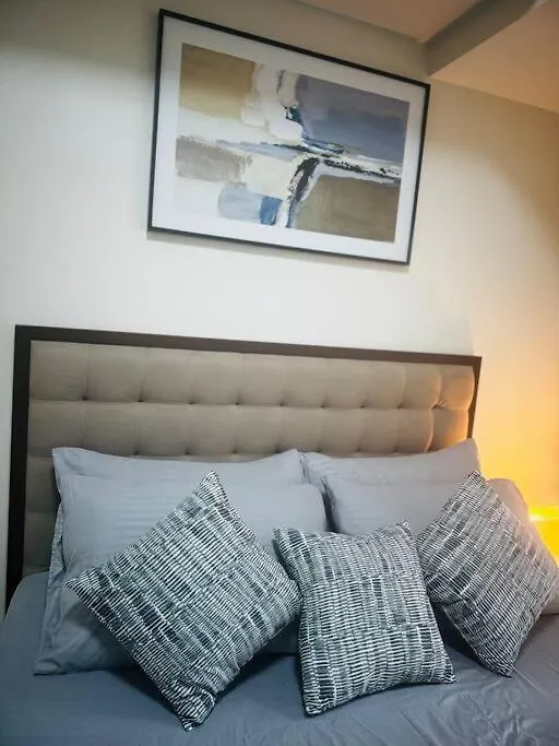 Apartment 10G Cozy Condo At Park Mckinley West Near Venice Mall Manila