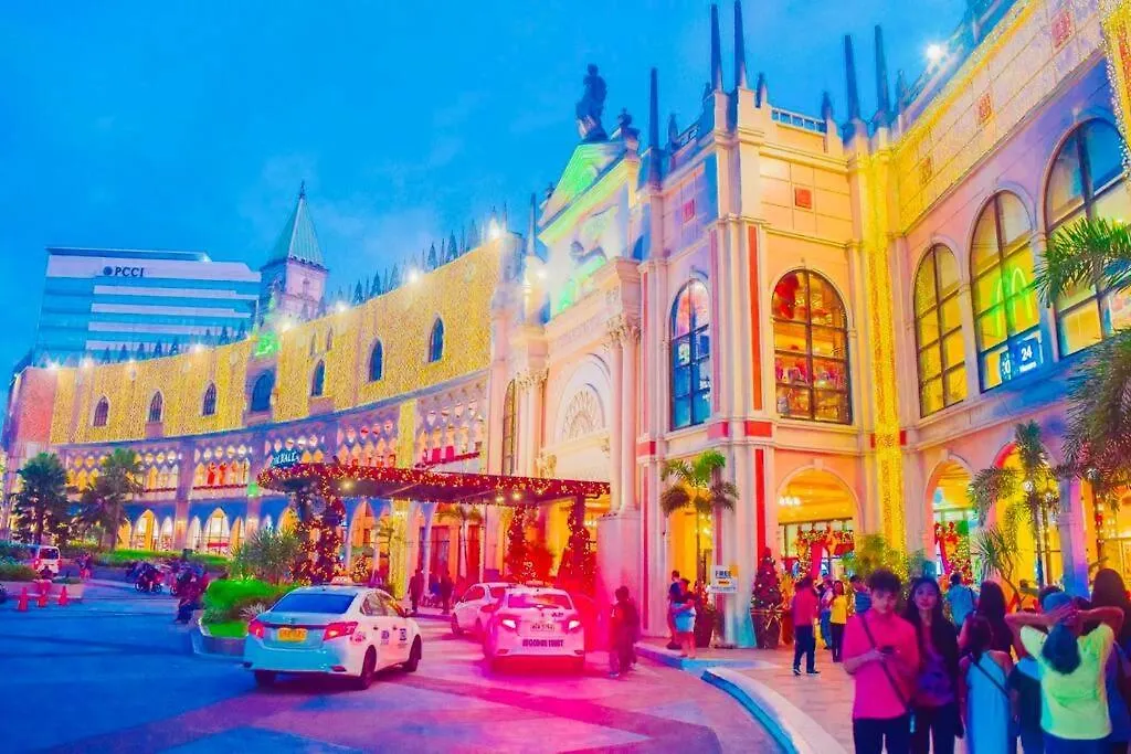 10G Cozy Condo At Park Mckinley West Near Venice Mall Manila 0*,  Philippines